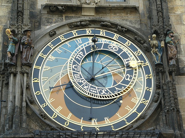 hodiny na staroměstském náměstí