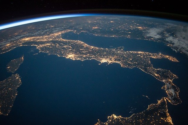 pohled na Apeninský poloostrov z vesmíru.jpg